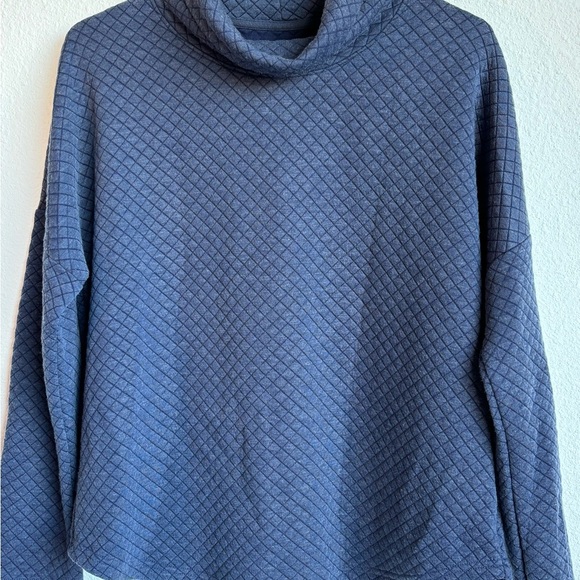 Southern Tide Ribbed‎ women’s turtleneck - Picture 4 of 7